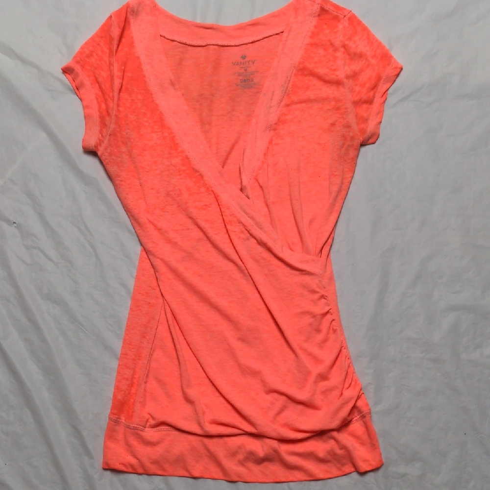 Vanity Pink Vintage Y2K V Neck Long Line Layering T Shirt Sz M